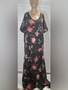 Dream Co size large Floral V-Neck Maxi Dress in Black with Pink Blooms